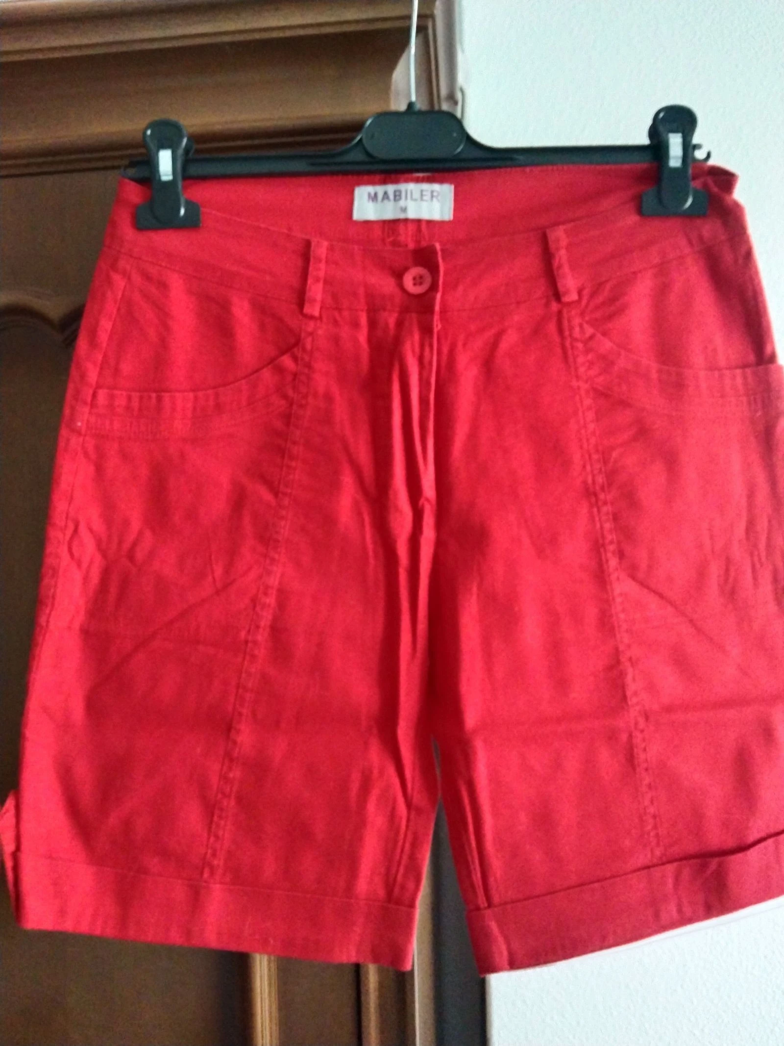 Pantalón corto rojos talla M